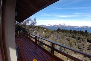 Balcon con Deck Exterior Cabania Premium 02 - Villa Pehuenia